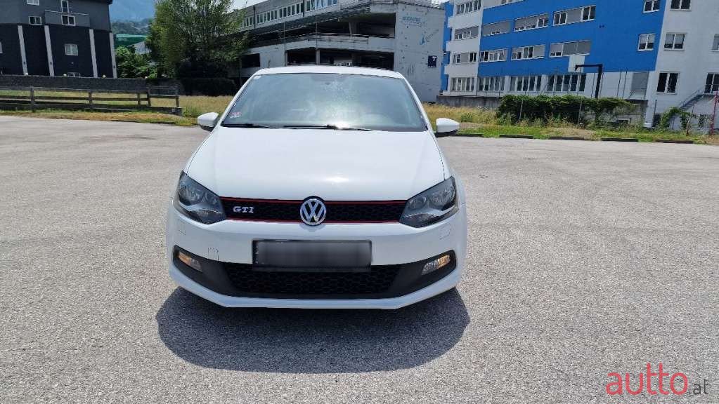 2010' Volkswagen Polo photo #1