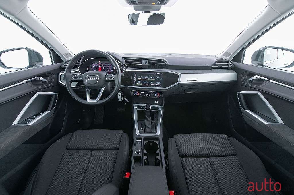 2022' Audi Q3 photo #4