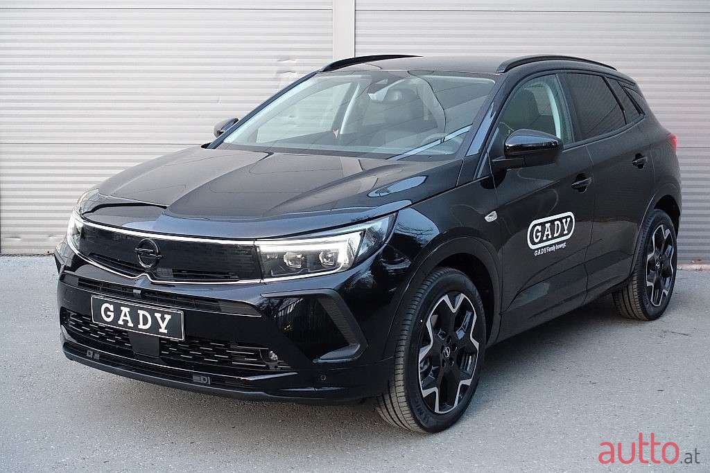 2022' Opel Grandland X photo #1