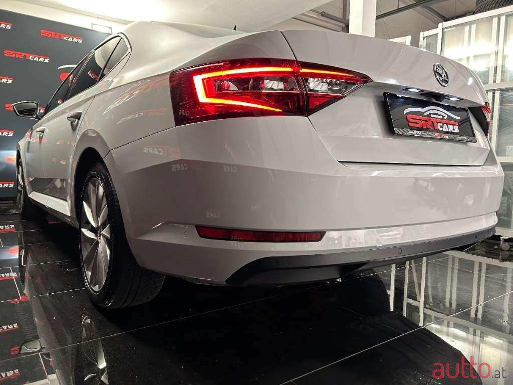 2016' Skoda Superb photo #6