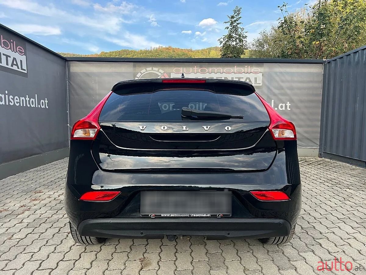 2016' Volvo V40 photo #5