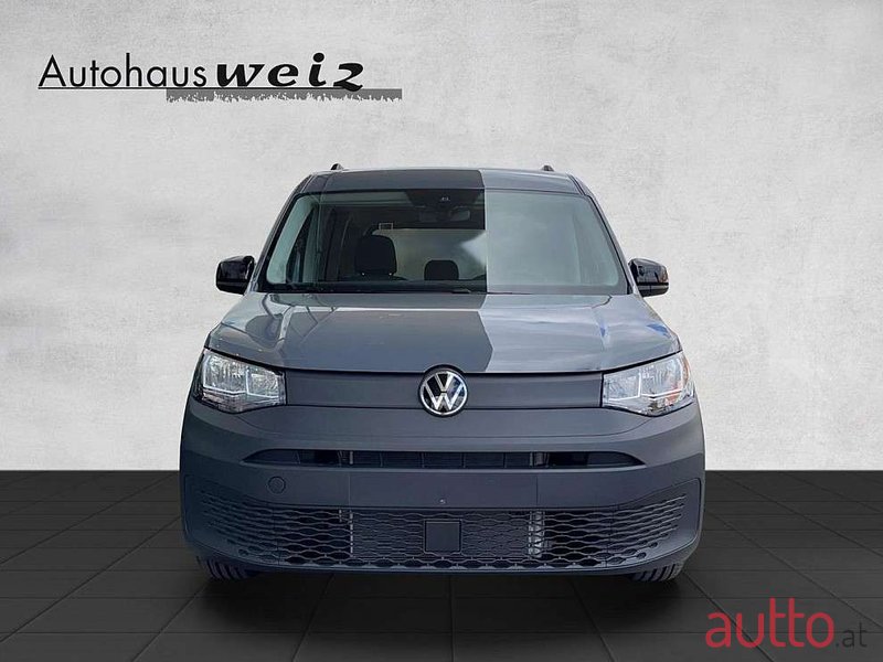 2023' Volkswagen Caddy photo #2