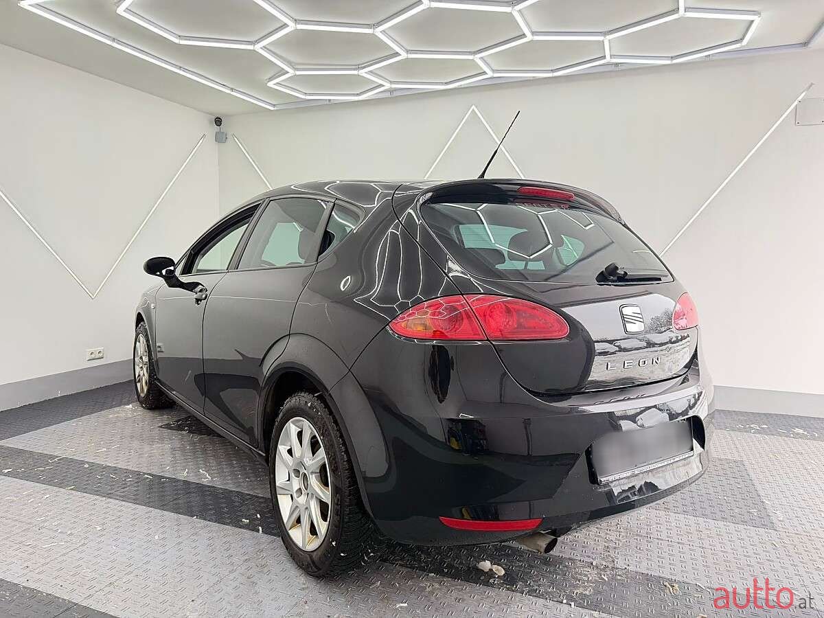 2008' SEAT Leon photo #4