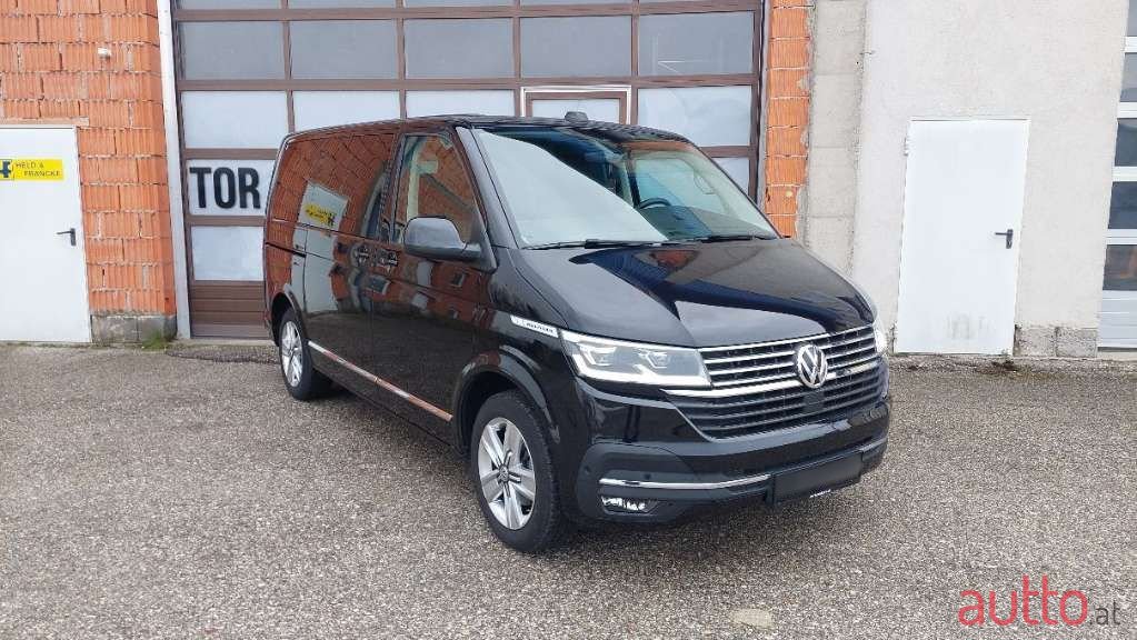 2020' Volkswagen Multivan photo #3