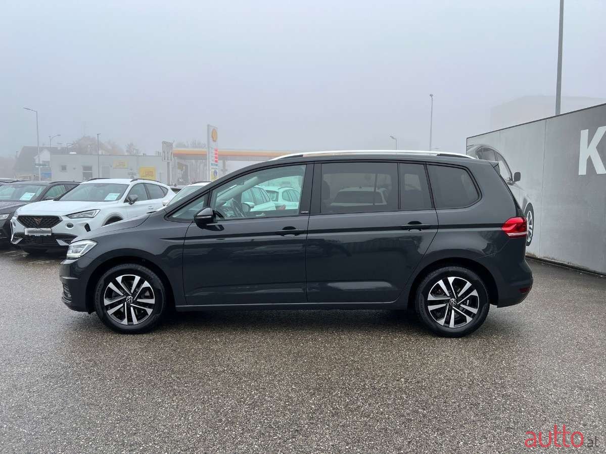 2020' Volkswagen Touran photo #6