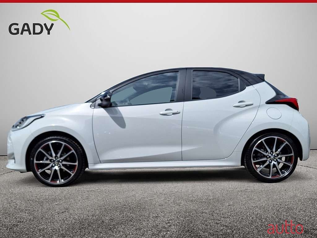 2024' Toyota Yaris photo #6