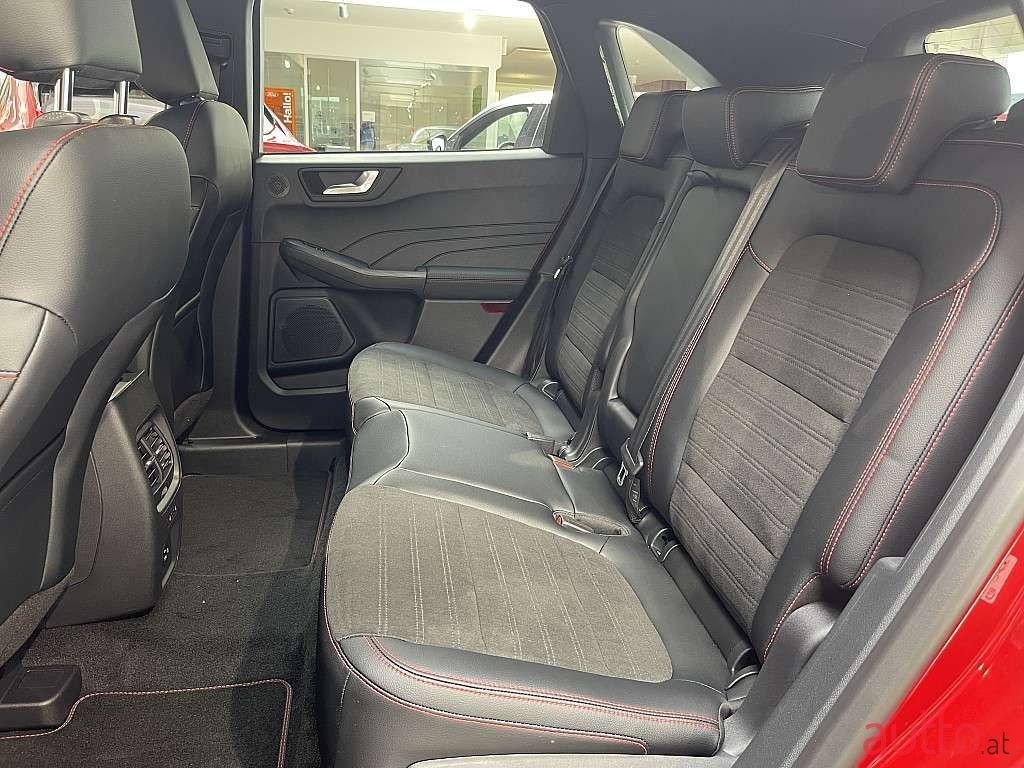 2022' Ford Kuga photo #6