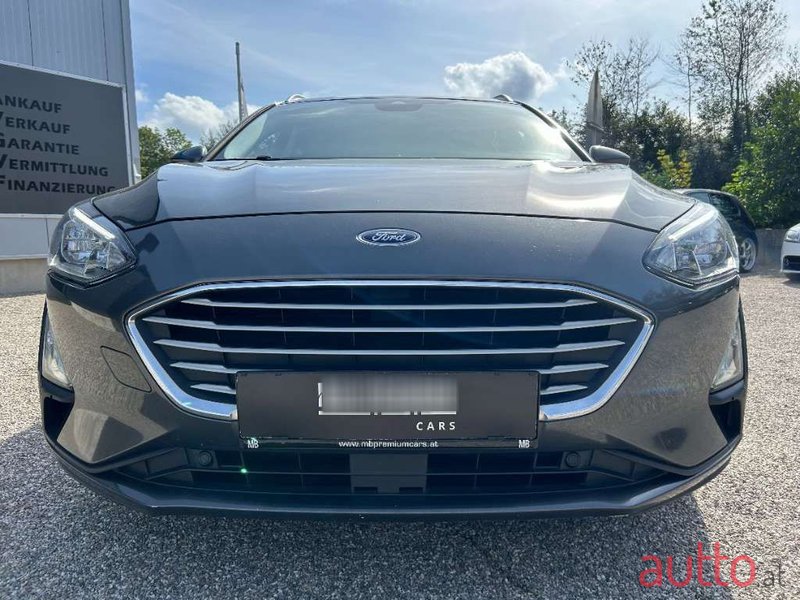 2020' Ford Focus photo #3