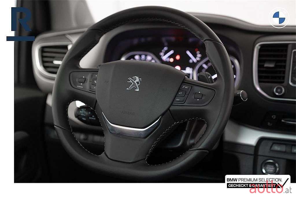 2022' Peugeot Traveller photo #6
