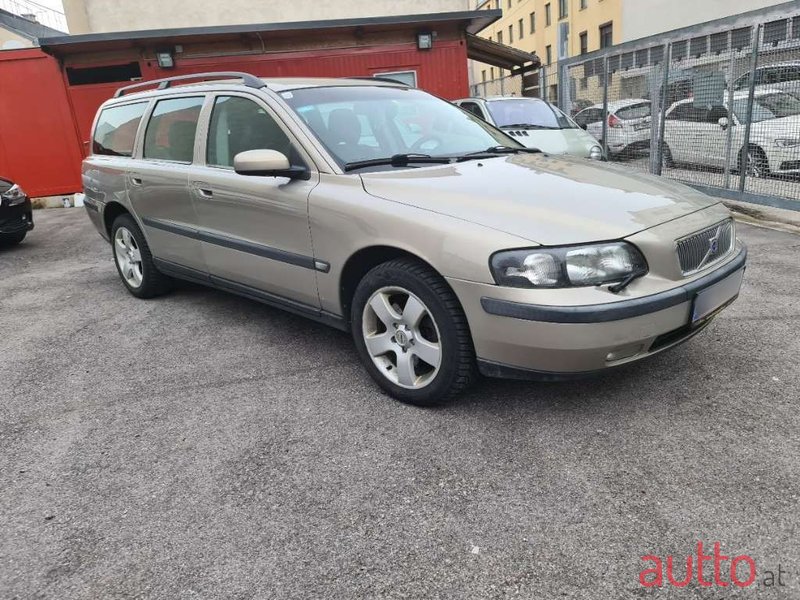 2003' Volvo V70 photo #3