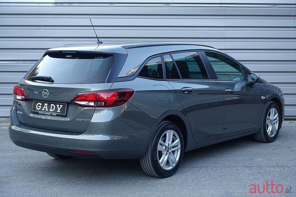 2018' Opel Astra photo #4