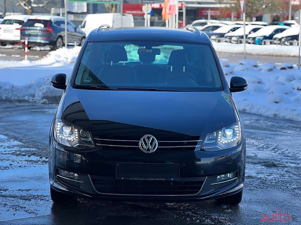 2010' Volkswagen Sharan photo #2