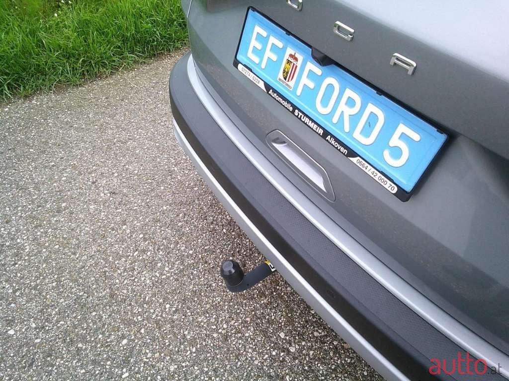 2023' Ford Kuga photo #2