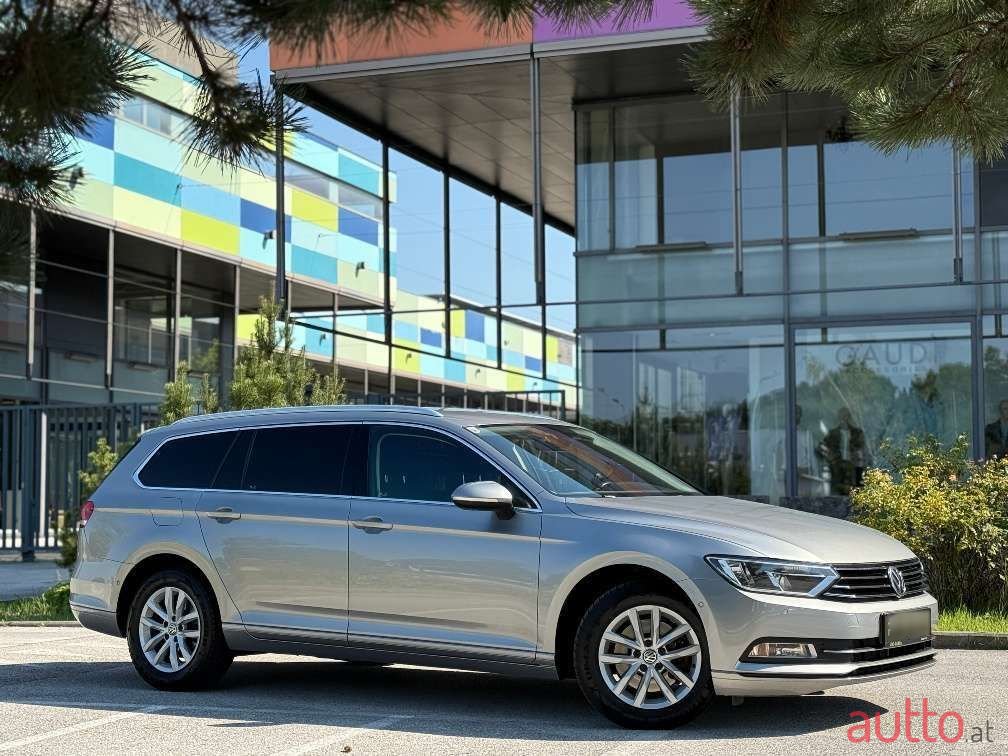 2017' Volkswagen Passat photo #5
