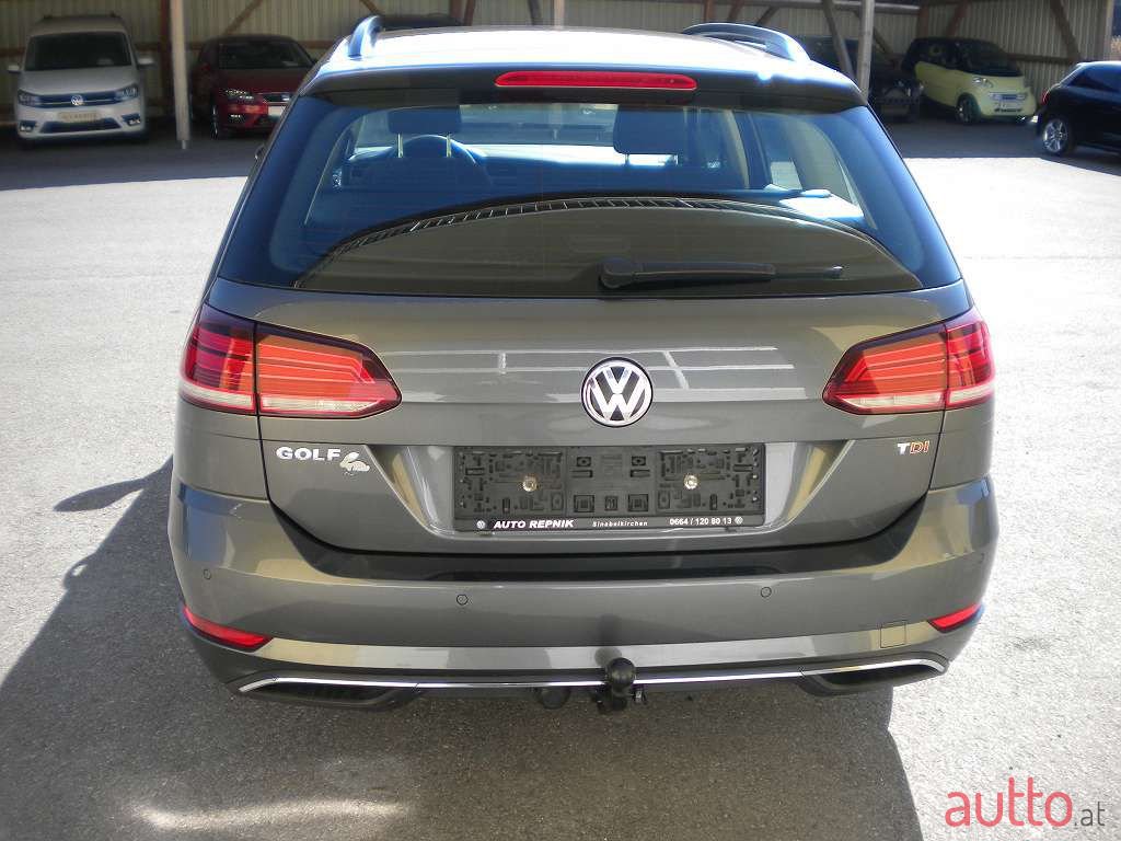 2018' Volkswagen Golf photo #4