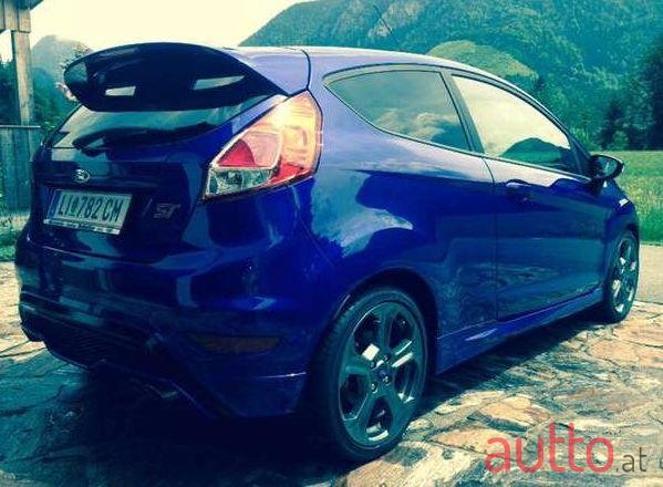 2015' Ford Fiesta photo #5