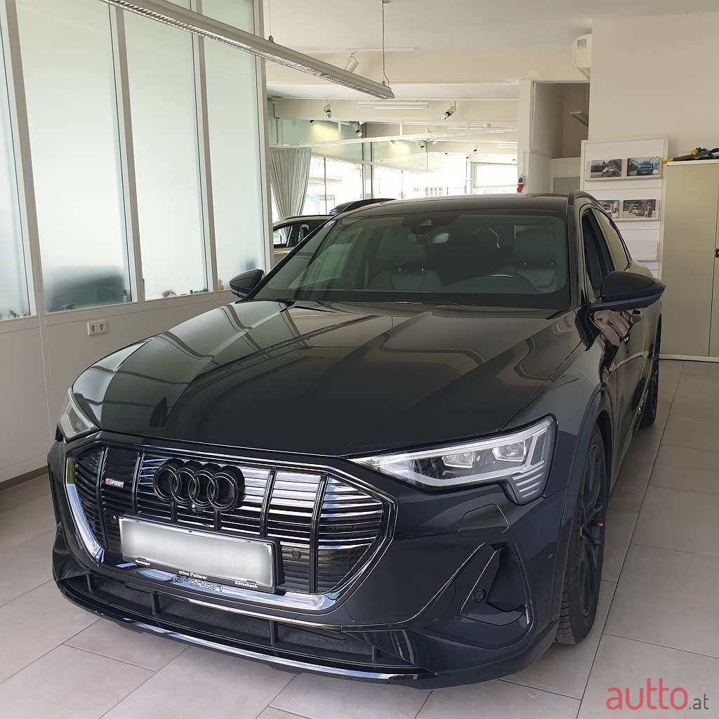 2022' Audi e-tron photo #6