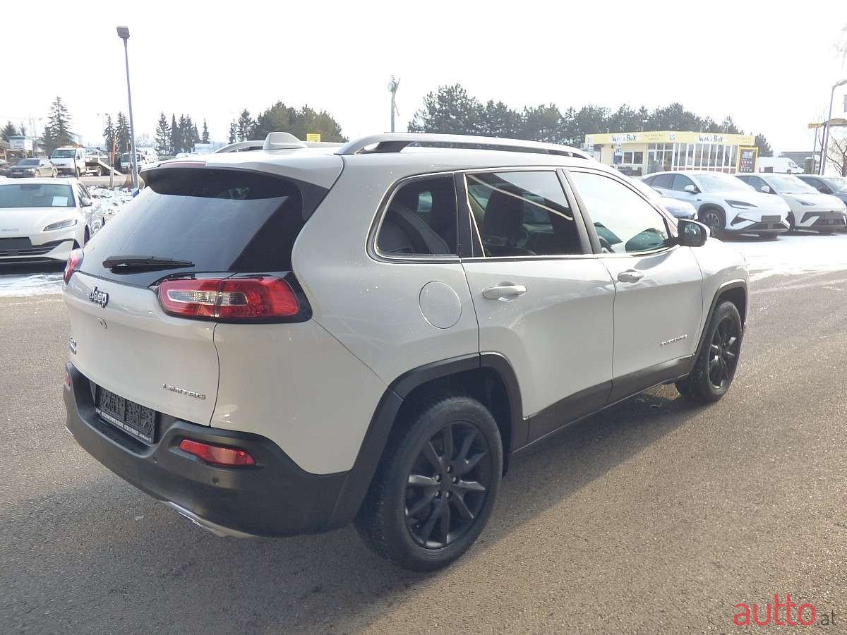 2016' Jeep Cherokee photo #3