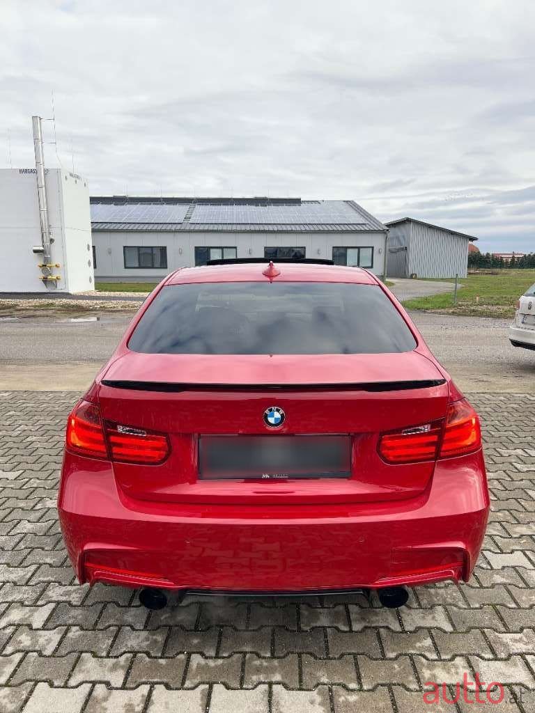 2011' BMW 3Er-Reihe photo #5