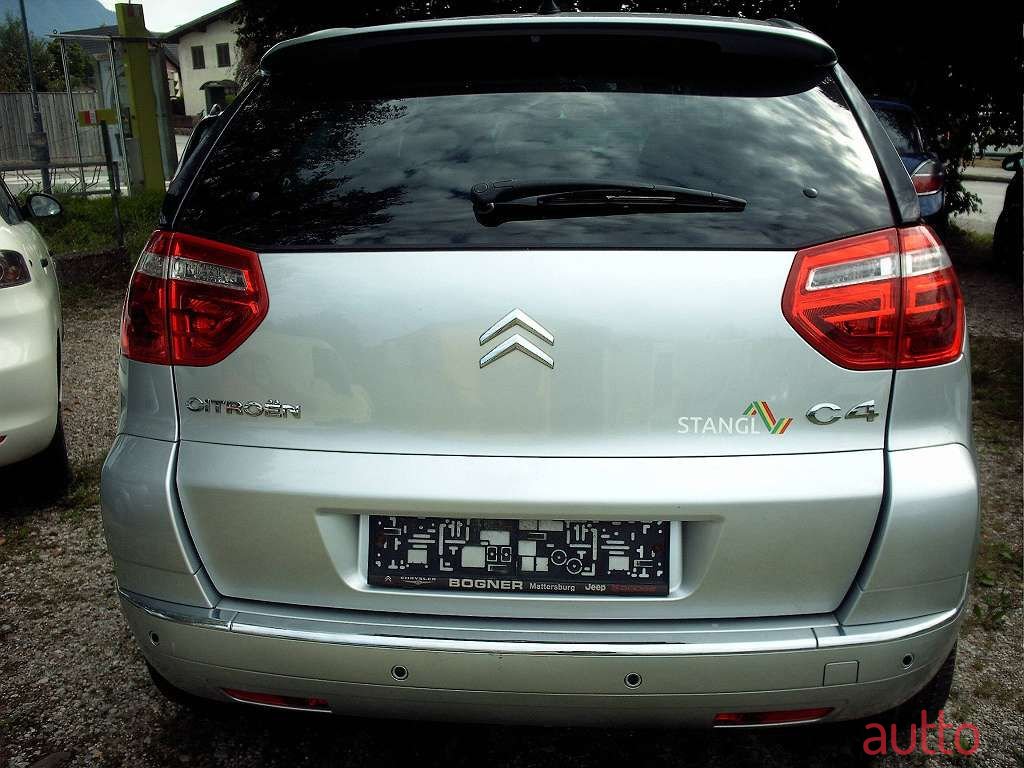 2009' Citroen C4 Picasso photo #5
