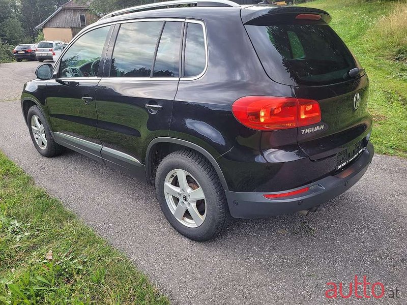 2012' Volkswagen Tiguan photo #4