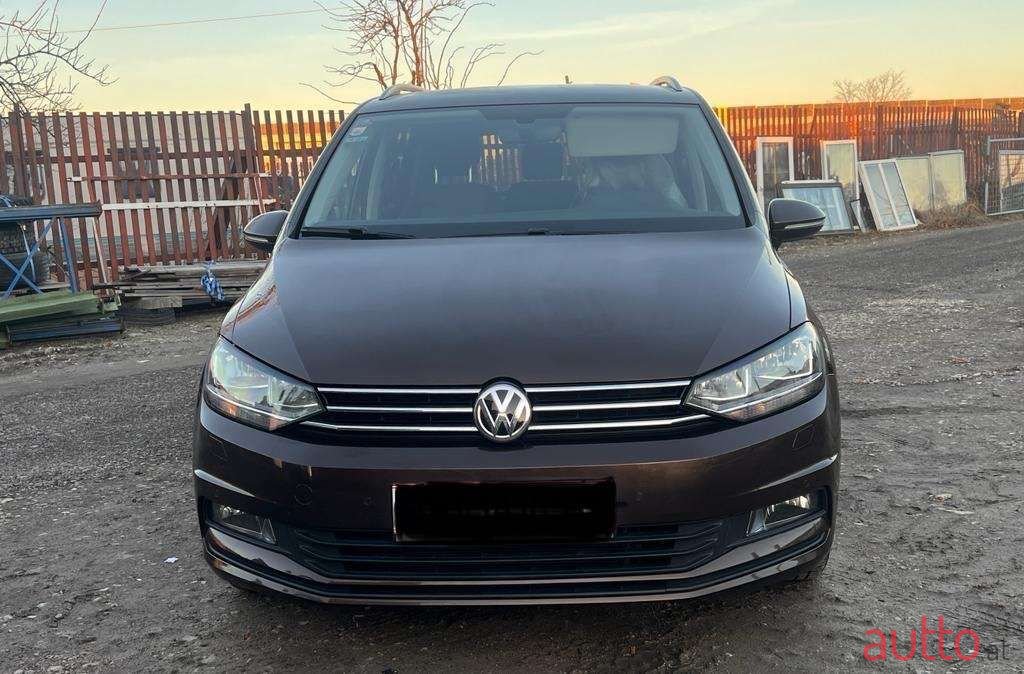 2016' Volkswagen Touran photo #4