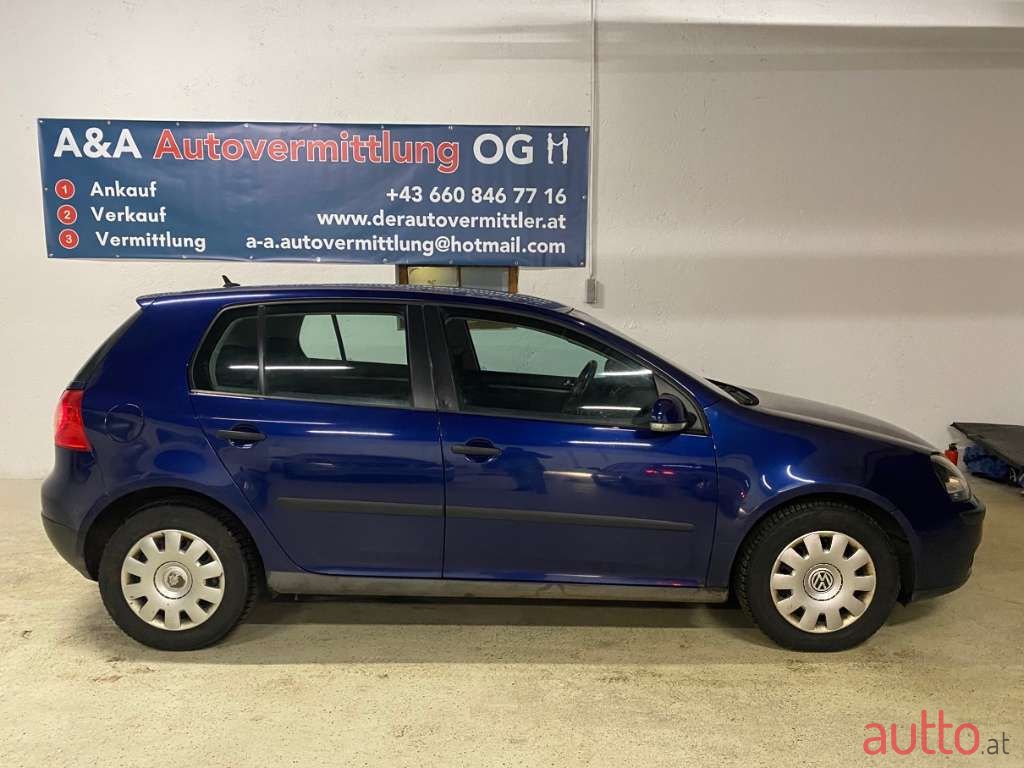 2004' Volkswagen Golf photo #6