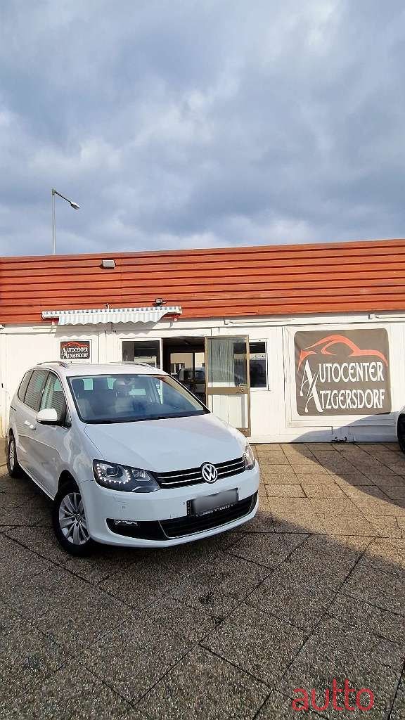 2015' Volkswagen Sharan photo #3