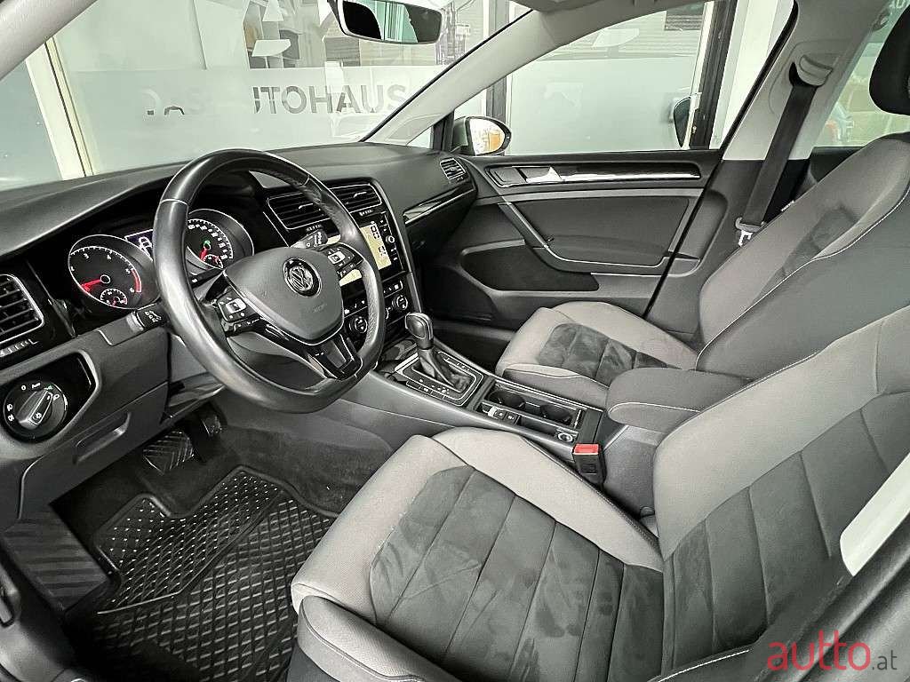 2020' Volkswagen Golf photo #4