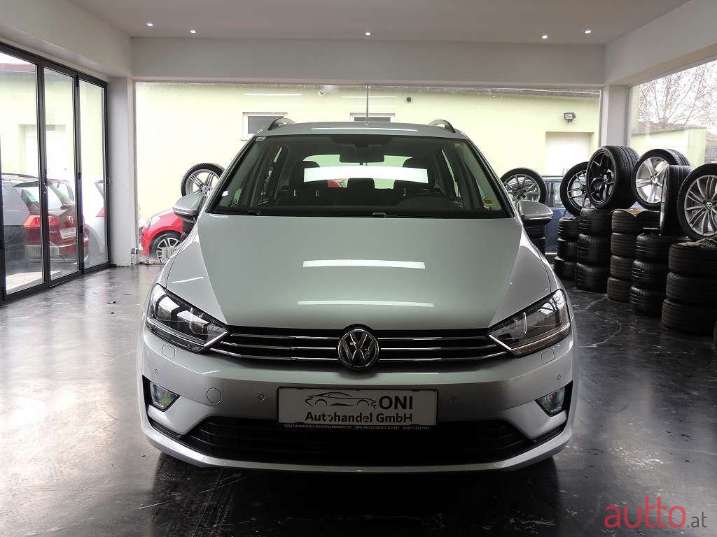 2016' Volkswagen Golf photo #2