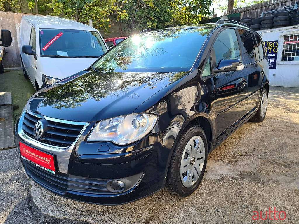 2007' Volkswagen Touran photo #1