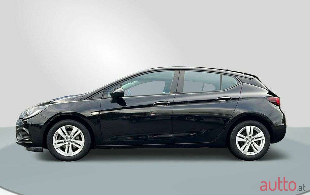 2018' Opel Astra photo #3