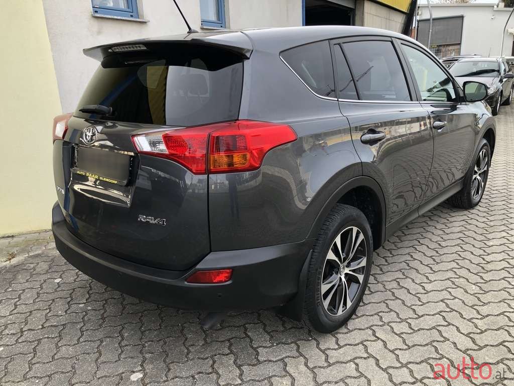 2015' Toyota RAV4 photo #2