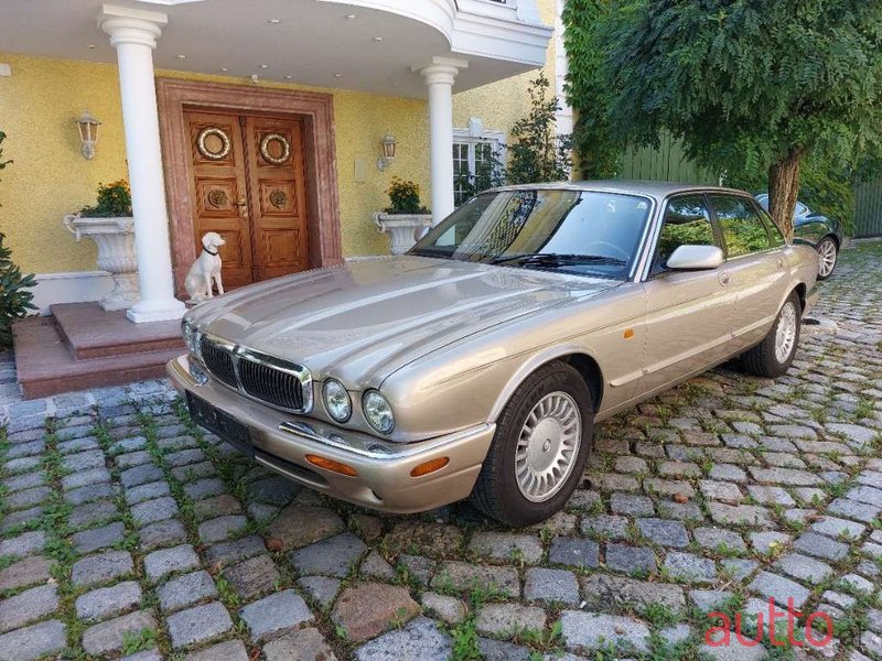 1998' Jaguar XJ photo #1