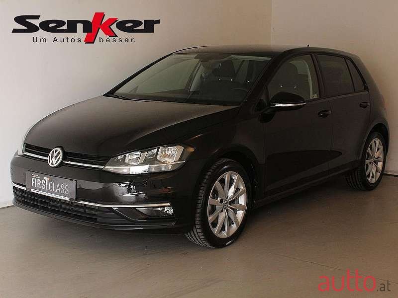 2019' Volkswagen Golf photo #1