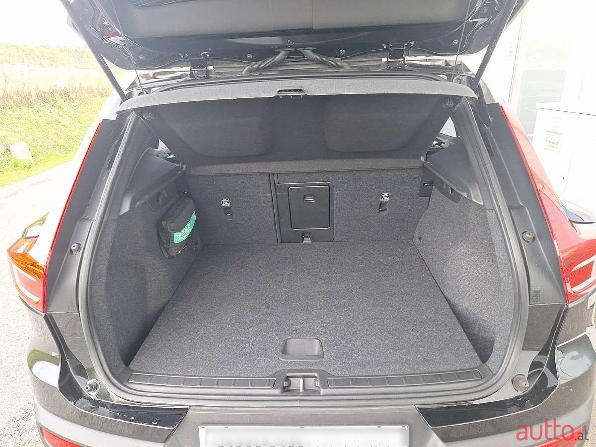 2018' Volvo XC40 photo #5