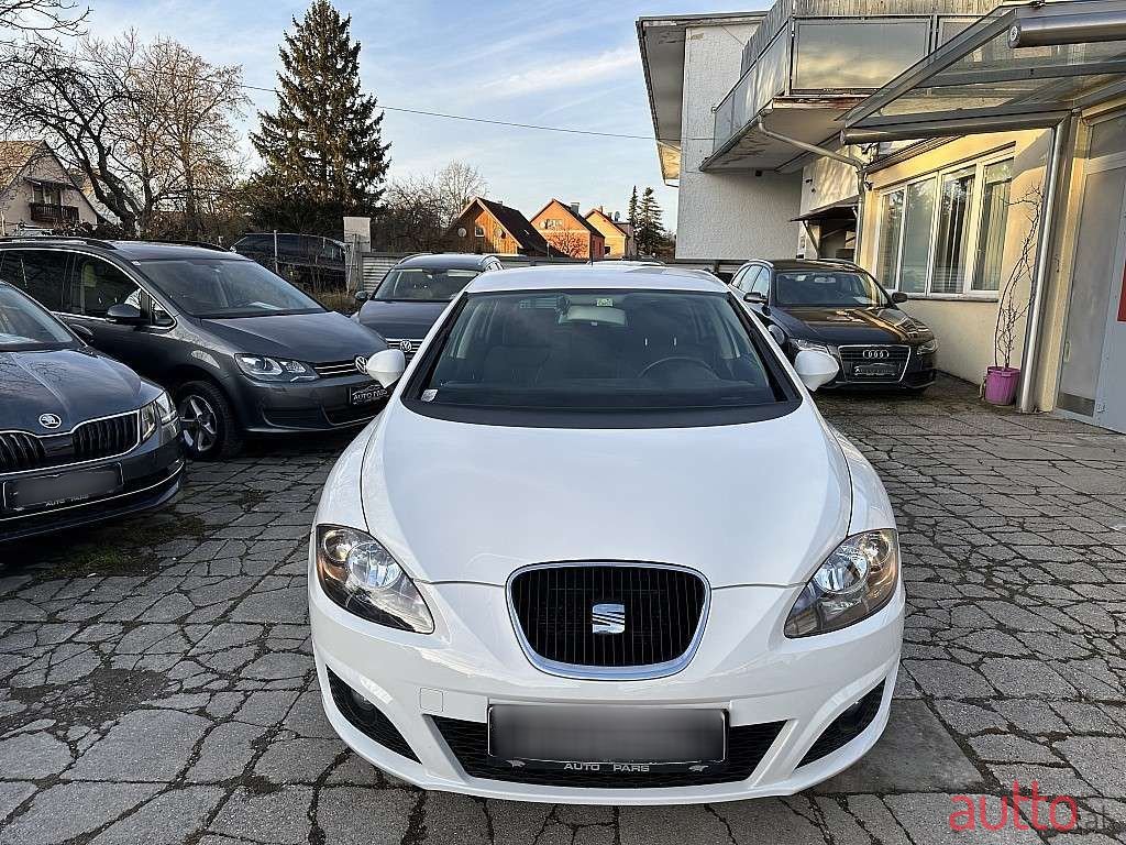 2011' SEAT Leon photo #3