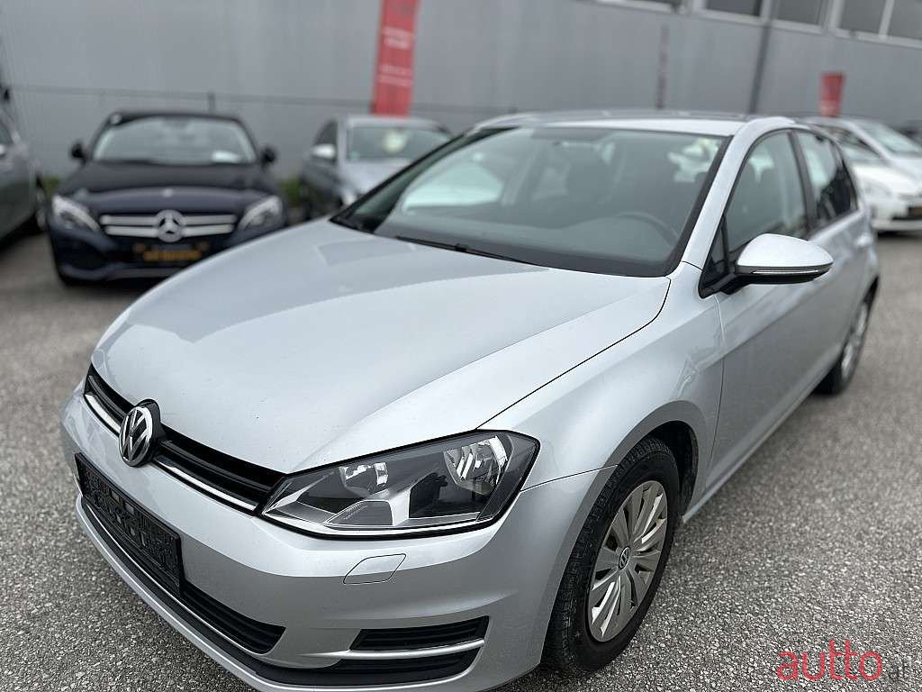 2015' Volkswagen Golf photo #1