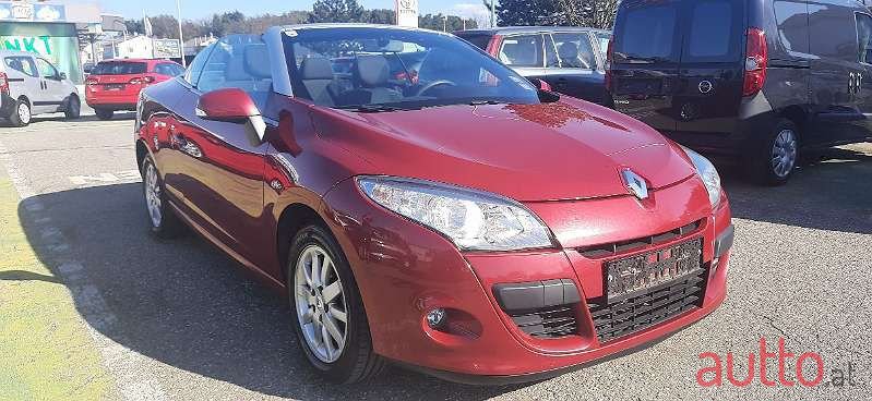 2011' Renault Megane photo #6