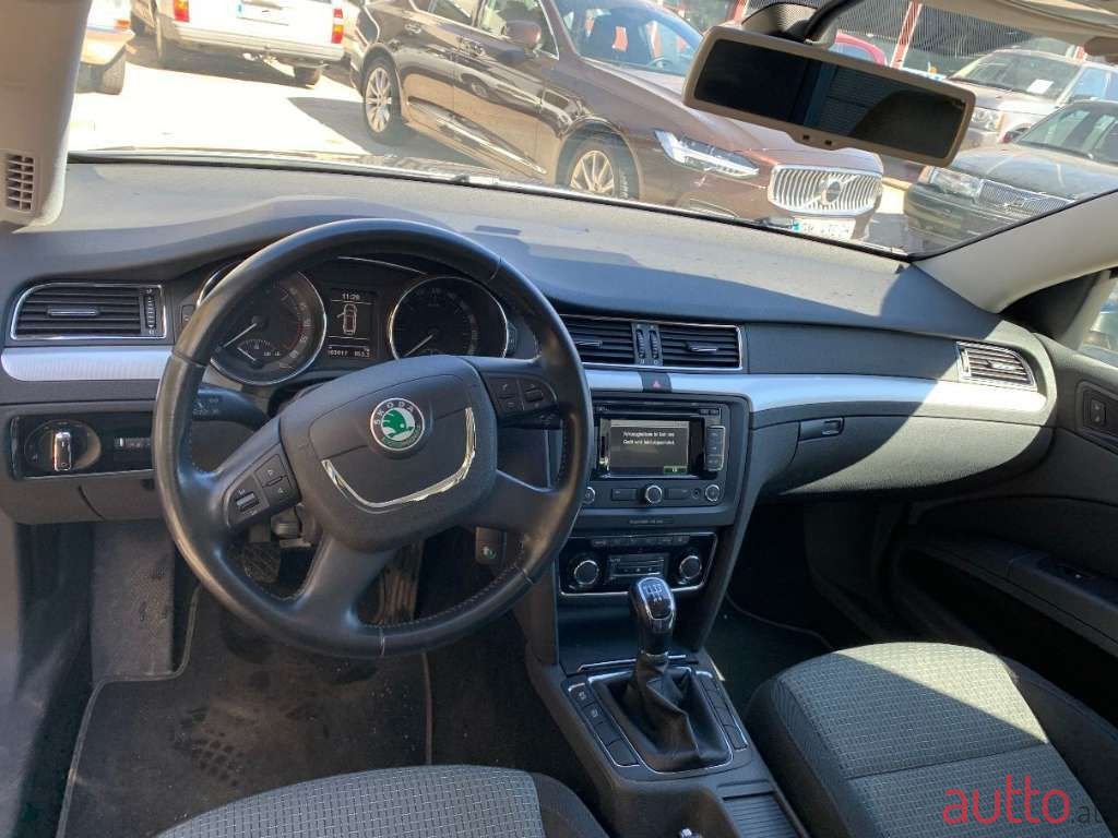 2012' Skoda Superb photo #6