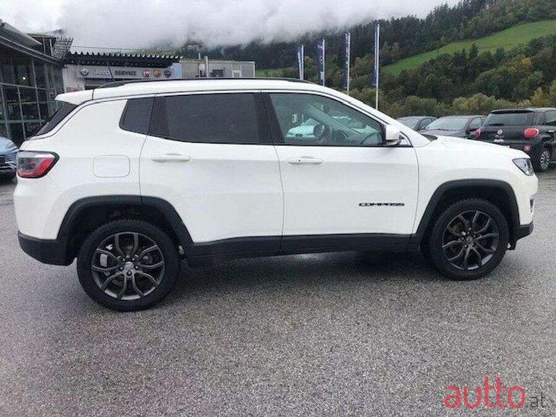 2017' Jeep Compass photo #5