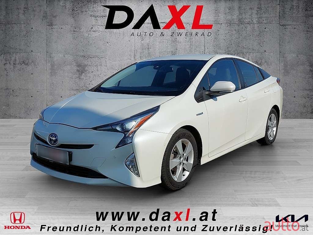 2016' Toyota Prius photo #1