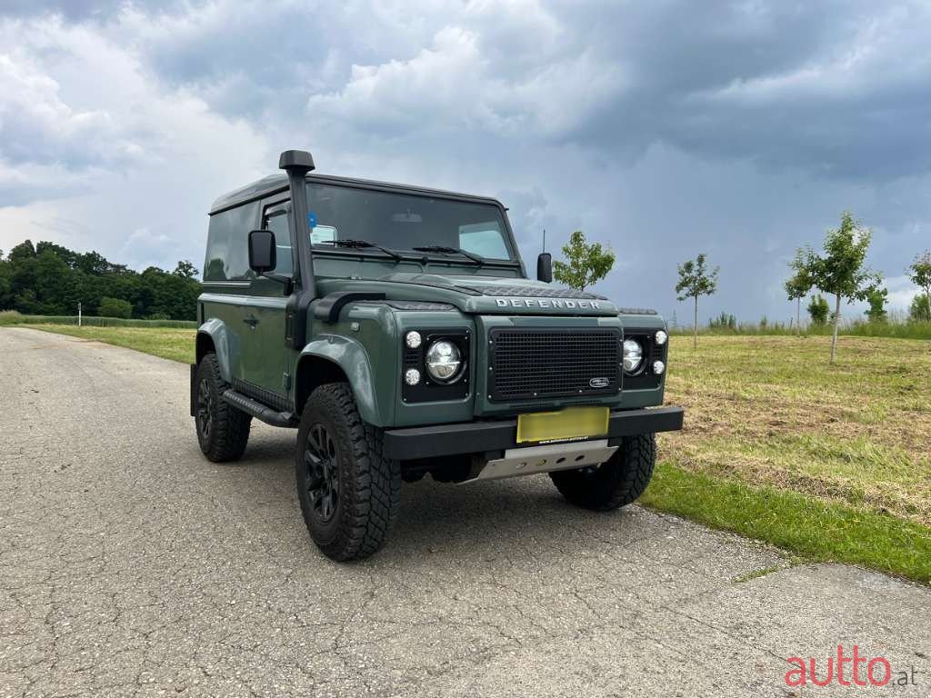 2014' Land Rover Defender photo #3