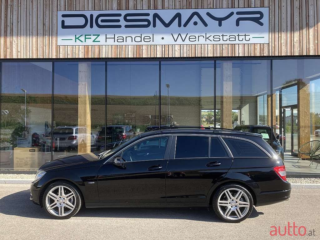 2010' Mercedes-Benz C-Klasse photo #2