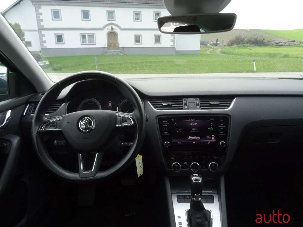 2018' Skoda Octavia photo #6