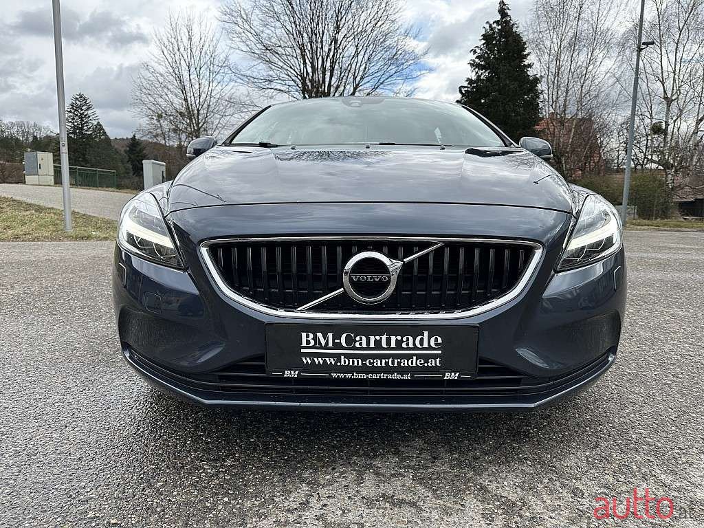 2017' Volvo V40 photo #3