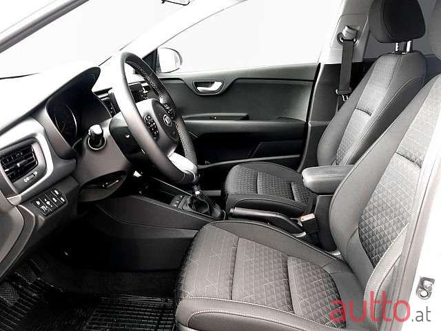 2021' Kia Rio photo #4