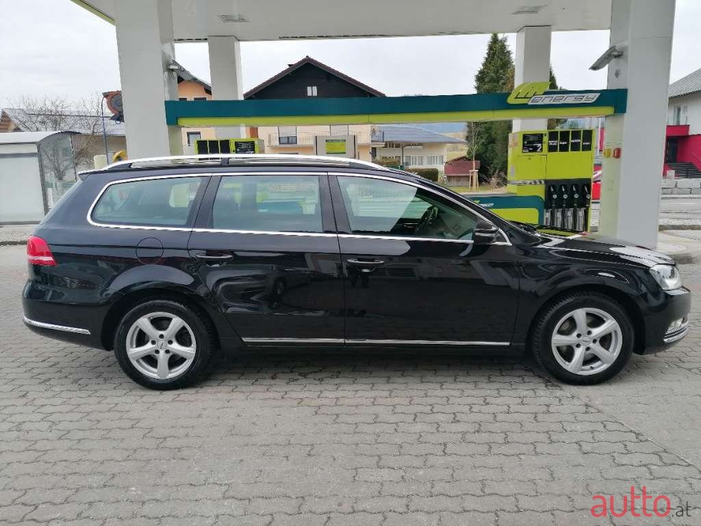 2011' Volkswagen Passat photo #4