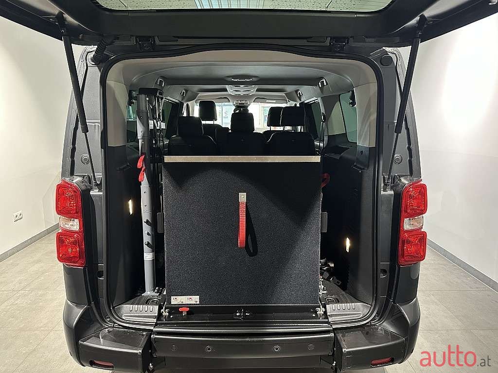 2024' Peugeot Traveller photo #5