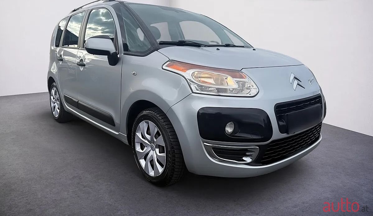 2011' Citroen C3 Picasso photo #1